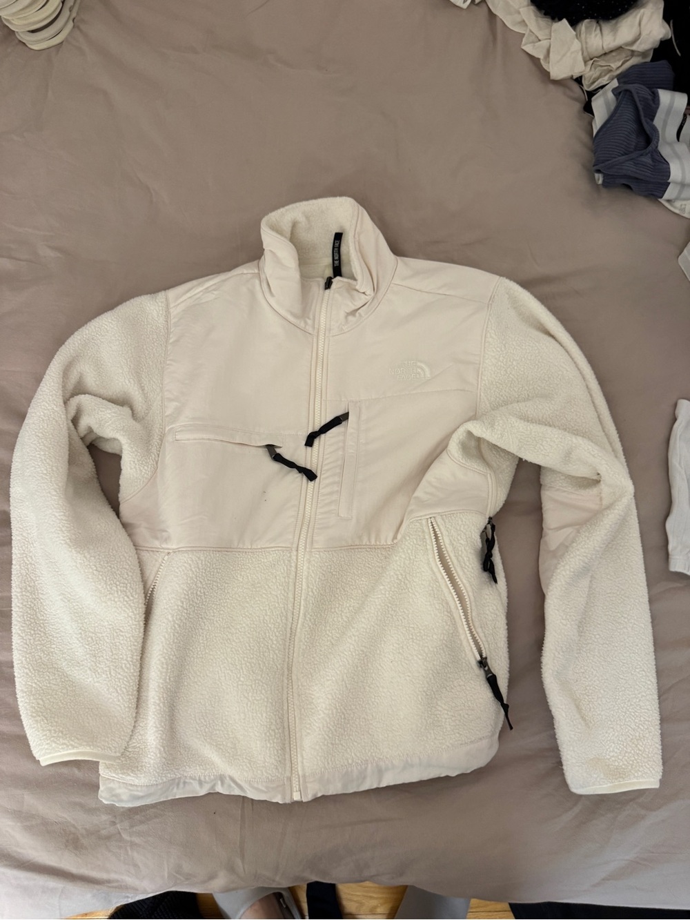 The North Face mens Cream Sherpa Fleece Jacket